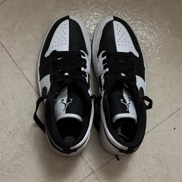 Nike Air Jordan 1 Woman’s Split Black/white Sneakers - Picture 1 of 3